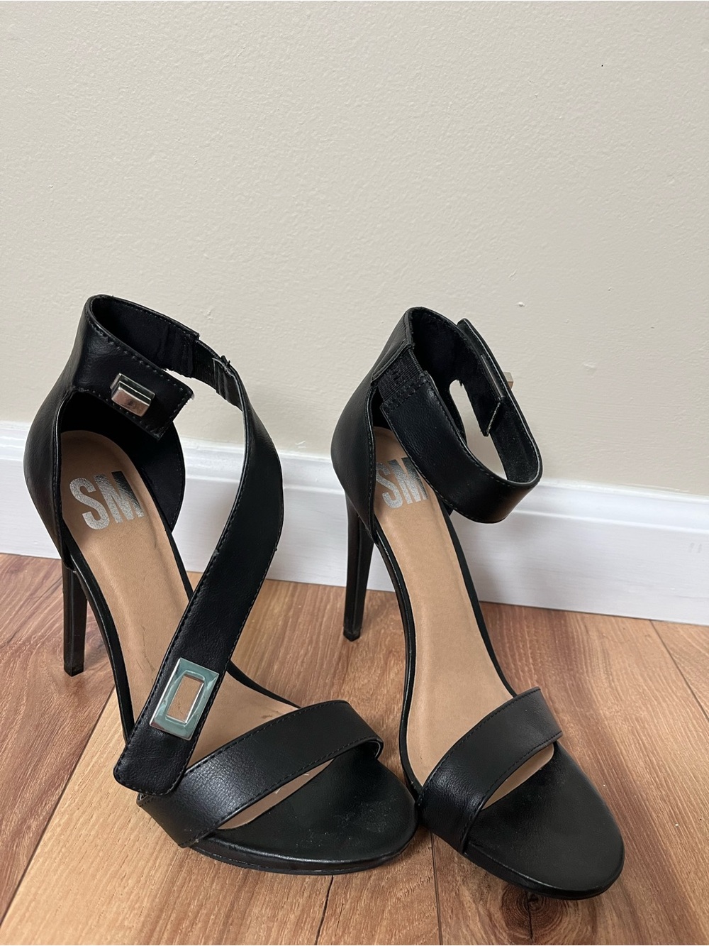 SM New York Black Ankle-Strap Stiletto Sandals